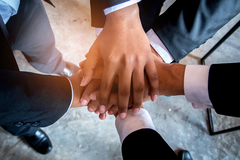 みんなで手を合わせる