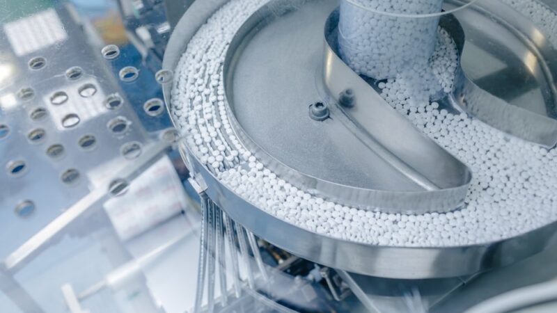 【医薬品】CMOとは？CDMOとの違いや製造委託のメリット・選定ポイントを解説